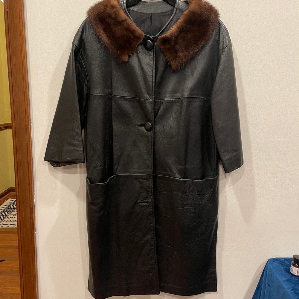 Vintage 60’s dark brown leather coat with fur trim